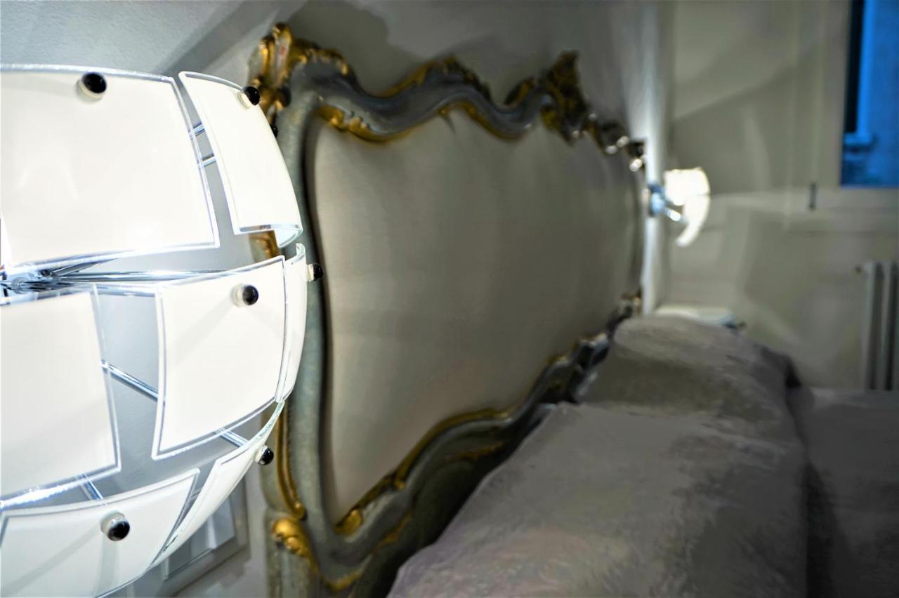 Sara S Luxury Home Five Minutes From Piazza San Marco Венеция Экстерьер фото